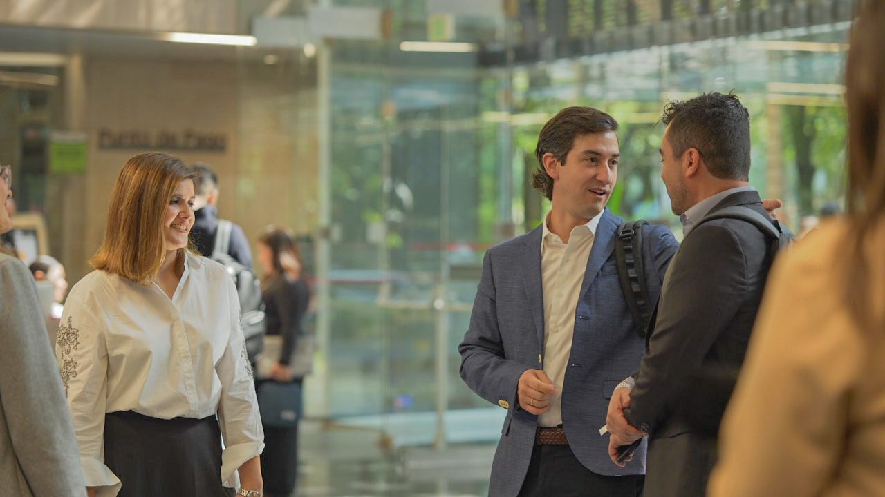 Inversionistas y startups en el evento de lanzamiento de Smart Capital